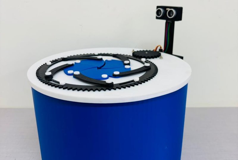 Smart Bin with Iris Mechanism image 4